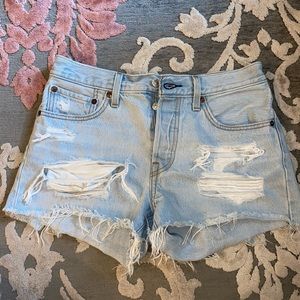 women’s levi cut offs